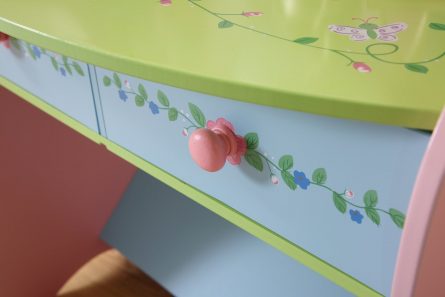 Girl‘s Dressing Table with Chair